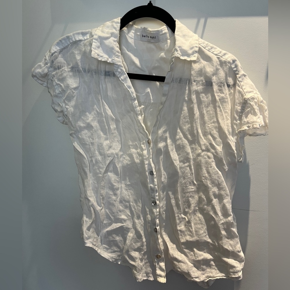 Bella Dahl white linen cap sleeve button down
Size S